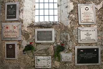 bundesheertafel im ehrenhain