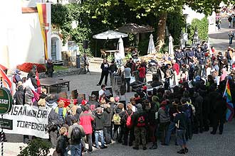 stadtspaziergang - redebeitrag vor der